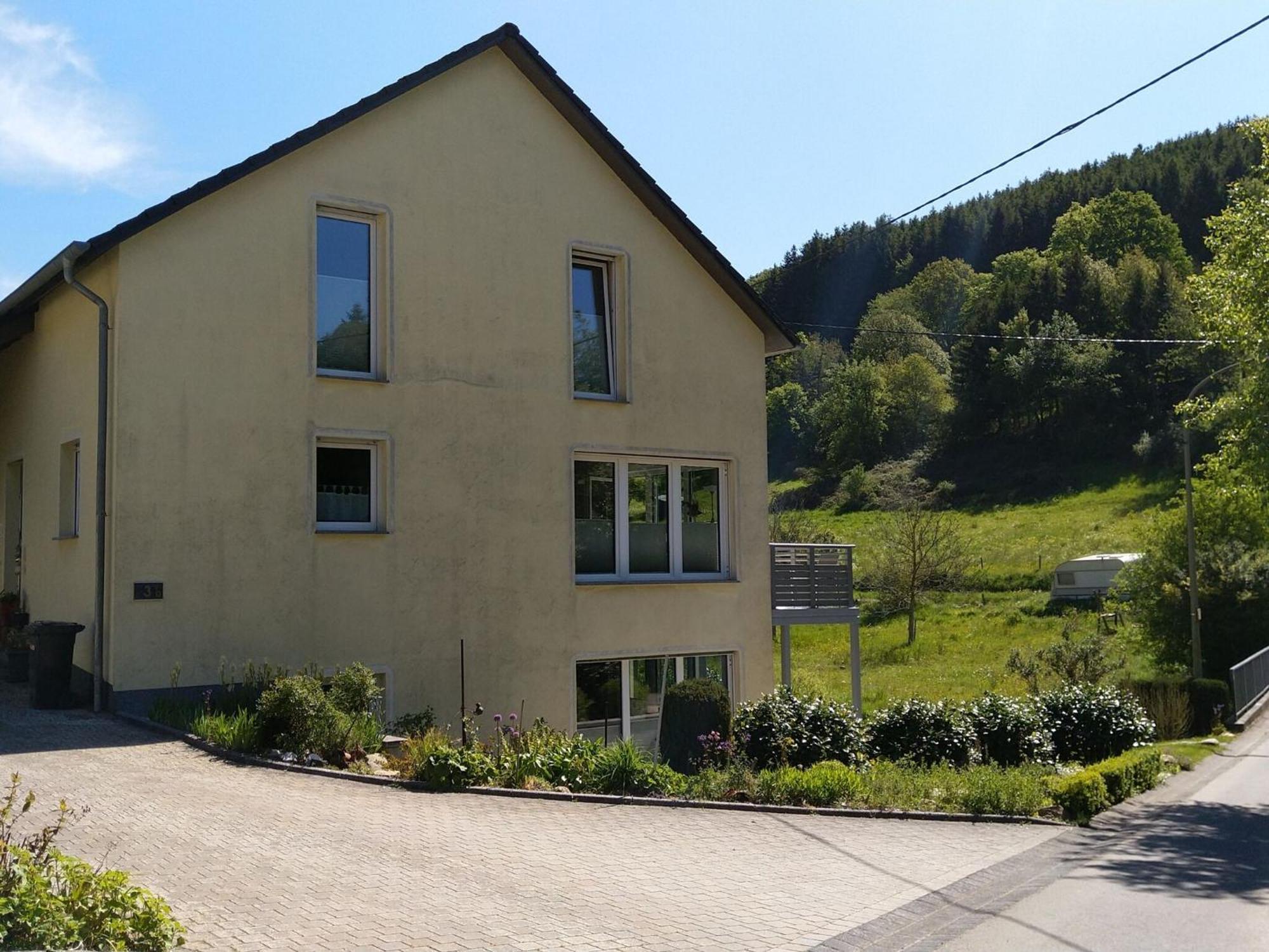 Apartment With Terrace And View Merschbach エクステリア 写真