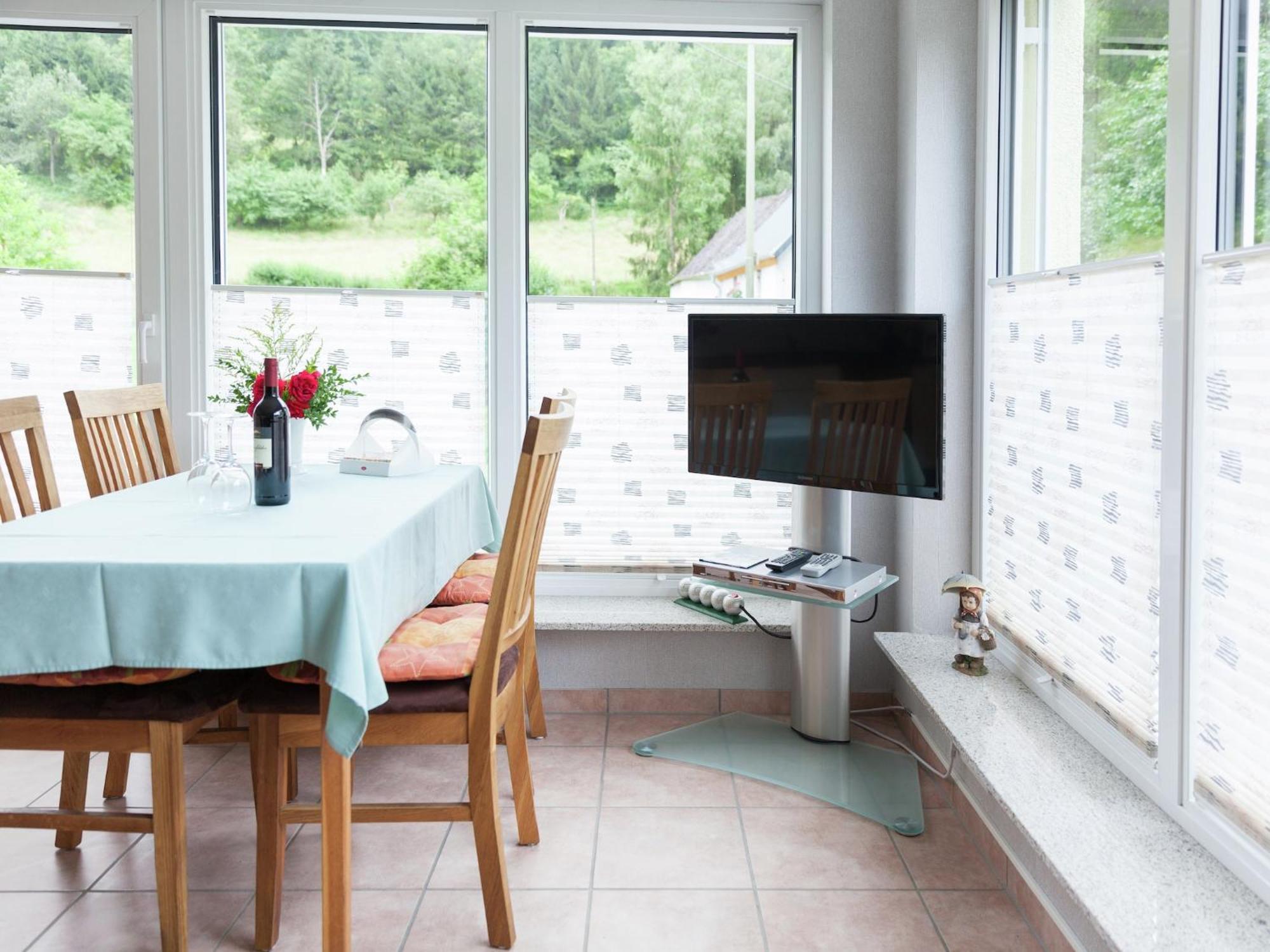 Apartment With Terrace And View Merschbach エクステリア 写真